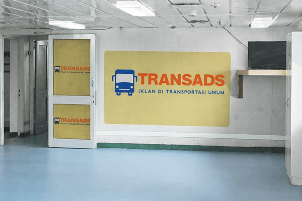 Pintu bagian dalam kapal