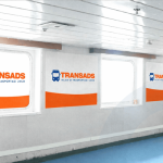 dinding dalam jendela kapal